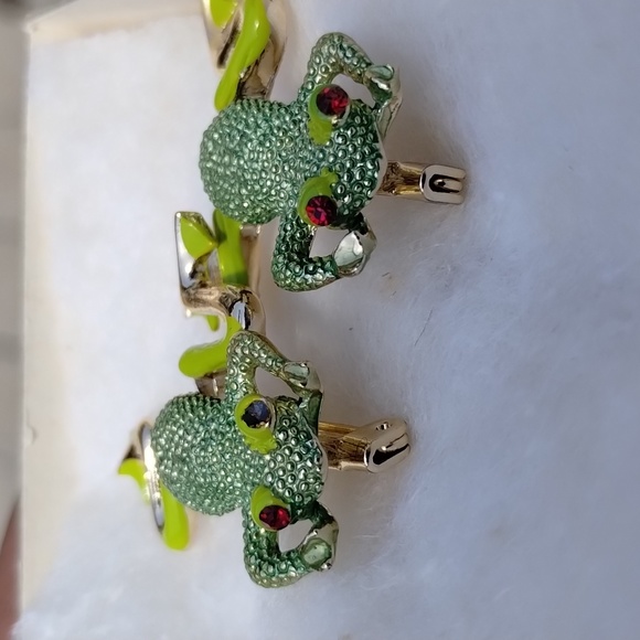 Articulated Frogs Scatter Pin Set Red Rhinestone Eyes Gold Tone Enamel Moveable - Picture 3 of 5